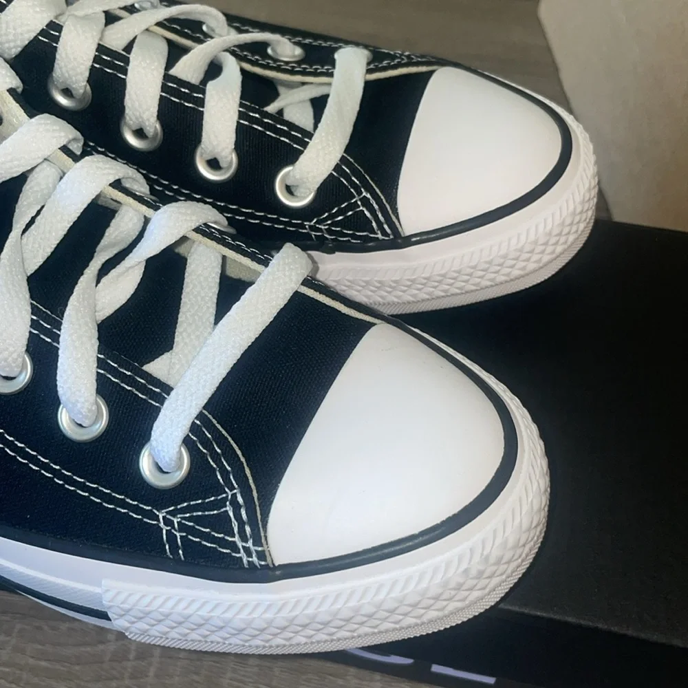 ❇️NWT❇️ Converse Chuck Taylor
High-Top Sneakers - Picture 10 of 10